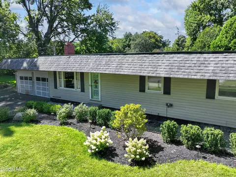Exterior - 19 Stephen Rd, Schenectady, NY 12302 photo 5 of 13