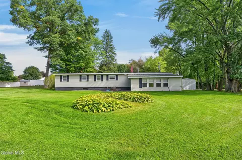 Exterior - 19 Stephen Rd, Schenectady, NY 12302 photo 6 of 13