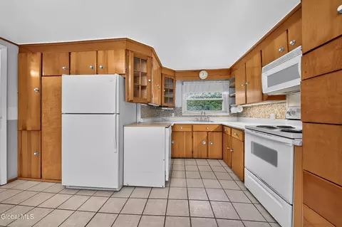 Kitchen - 19 Stephen Rd, Schenectady, NY 12302 photo 1 of 2
