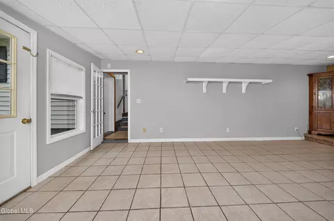 Living - 19 Stephen Rd, Schenectady, NY 12302 photo 5 of 6