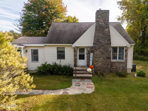 196 Meadowbrook Rd, Queensbury, NY 12804