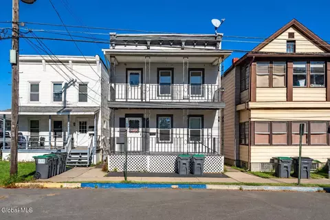 61 Clifton St, Waterford, NY 12188