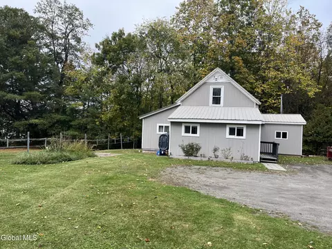 55 Defiance St, Ticonderoga, NY 12883