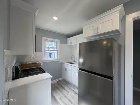 Entry Way - 2734 Broadway, Schenectady, NY 12306 photo 1 of 1