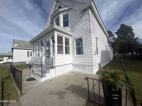 Exterior - 2734 Broadway, Schenectady, NY 12306 photo 5 of 5