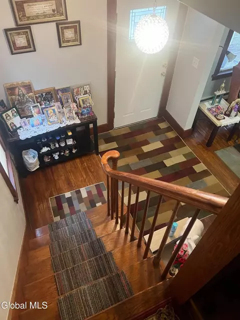 Entry Way - 842 Main Ave, Schenectady, NY 12303 photo 2 of 4