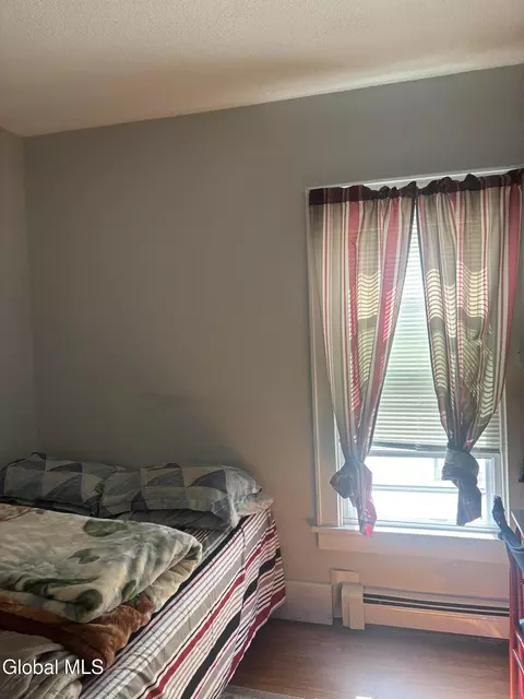 Bedroom - 842 Main Ave, Schenectady, NY 12303 photo 3 of 3