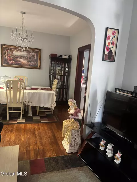 Dining - 842 Main Ave, Schenectady, NY 12303 photo 1 of 1