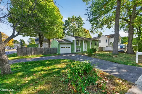 51 Vanderbilt Ave, Saratoga Springs, NY 12866