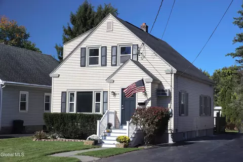 44 Swartson Ct, Albany, NY 12209