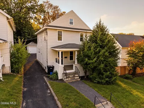 2 Sampson Ave, Troy, NY 12180