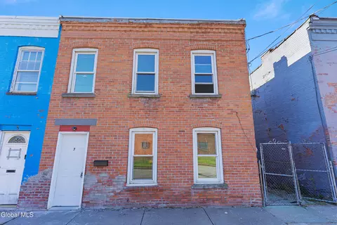 7 Smith Ave, Troy, NY 12180