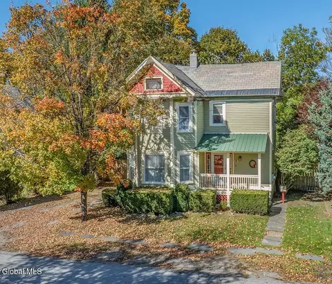 9 Franklin Ave, Granville, NY 12832