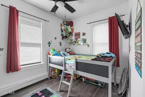 Bedroom - 1325 Coplon Ave, Schenectady, NY 12309 photo 8 of 10