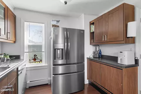 Kitchen - 1325 Coplon Ave, Schenectady, NY 12309 photo 5 of 5