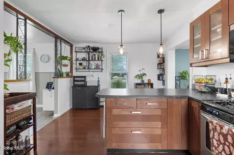 Kitchen - 1325 Coplon Ave, Schenectady, NY 12309 photo 4 of 5