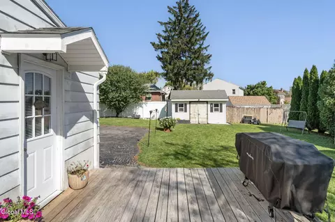 Exterior - 1325 Coplon Ave, Schenectady, NY 12309 photo 6 of 11