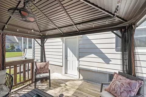Exterior - 1325 Coplon Ave, Schenectady, NY 12309 photo 7 of 11