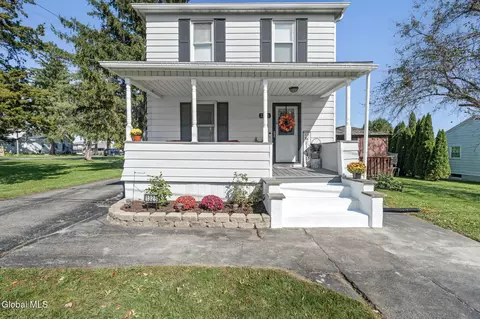 1325 Coplon Ave, Schenectady, NY 12309