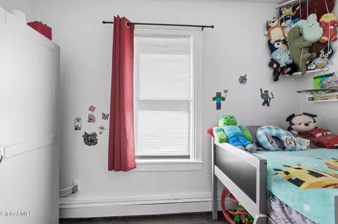 Bedroom - 1325 Coplon Ave, Schenectady, NY 12309 photo 9 of 10