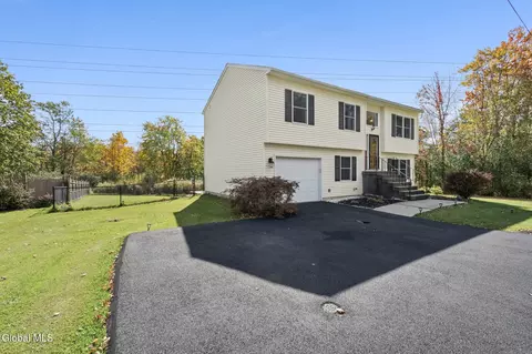 43 Start Ave, Rensselaer, NY 12144