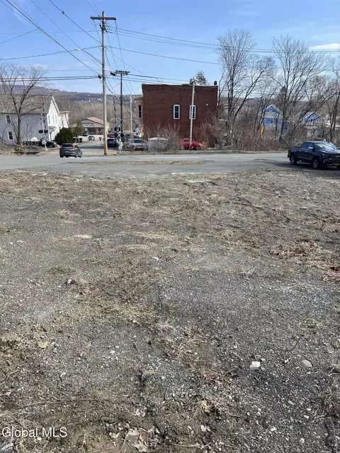 110 1st Ave, Waterford, NY 12188