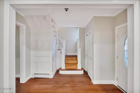 Entry Way - 27 Robinson St, Schenectady, NY 12304 photo 2 of 7