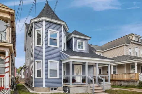 Exterior - 27 Robinson St, Schenectady, NY 12304 photo 2 of 2