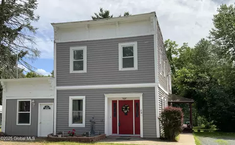 26 Halfmoon Dr, Waterford, NY 12188