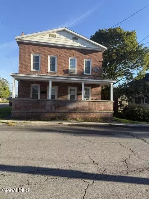 21-23 Dempster St, Ravena, NY 12143