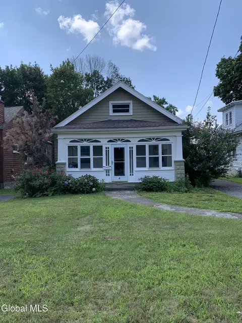 4 Helderberg Ave, Albany, NY 12208