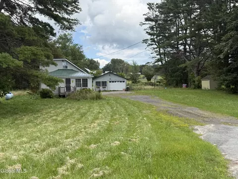 5886 Lake Rd, Galway, NY 12074
