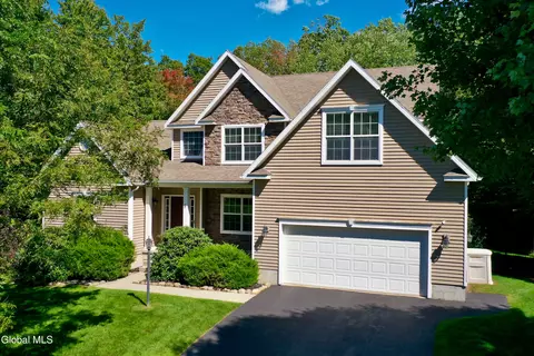 5 Lenca Ct, Wilton, NY 12831