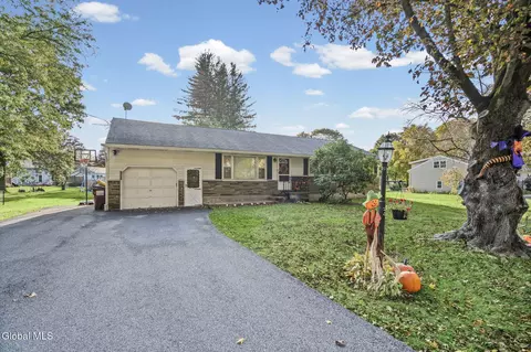 233 Stage Rd, Ballston Lake, NY 12019