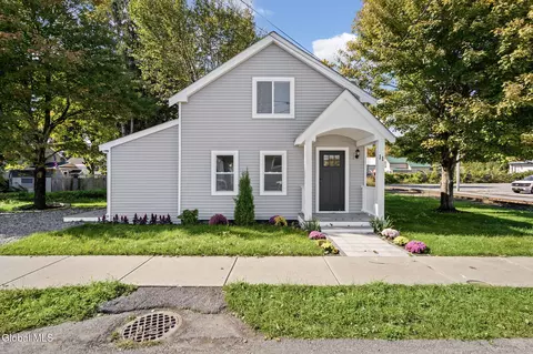 11 Wing St, Fort Edward, NY 12828