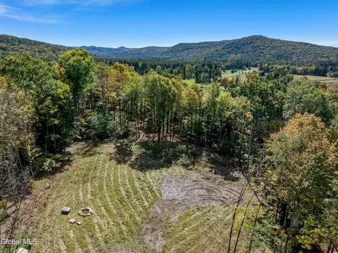 3 Avery Hand Lane, New Lebanon, NY 12125