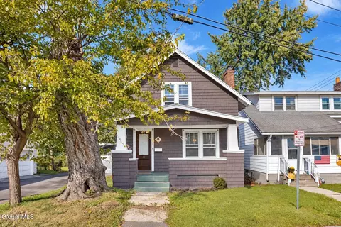2 Irving Pl, Menands, NY 12204