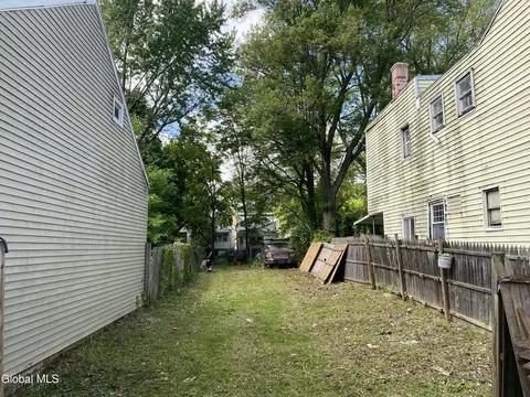 464 3rd St, Albany, NY 12206