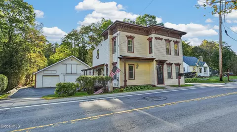 57 Fort Johnson Ave, Fort Johnson, NY 12070