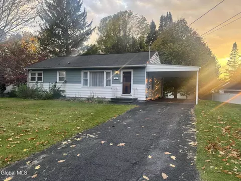 28 Jefferson Ave, Rensselaer, NY 12144
