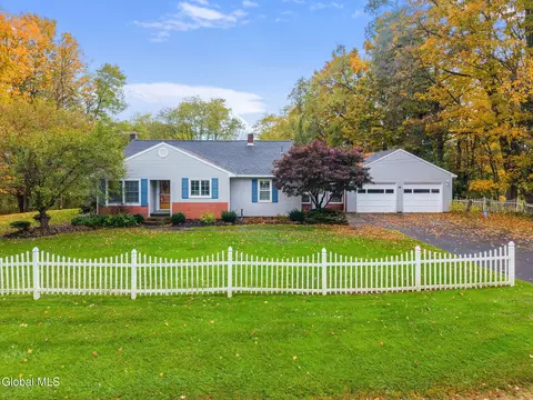 1237 Old Trail Rd, Fonda, NY 12068