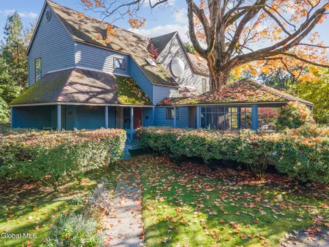 146 Caroline St, Saratoga Springs, NY 12866