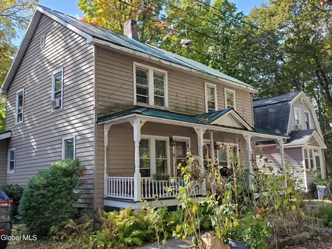 90 Middle Ave, Saratoga Springs, NY 12866