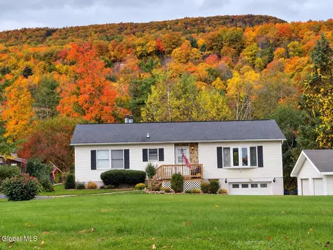2764 New Scotland Rd, Voorheesville, NY 12186