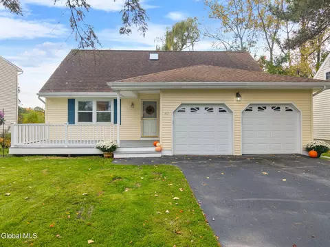 43 Par Cir, Albany, NY 12208