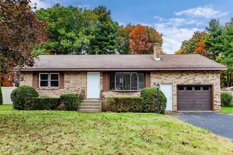 11 Melissa Ct, Albany, NY 12205
