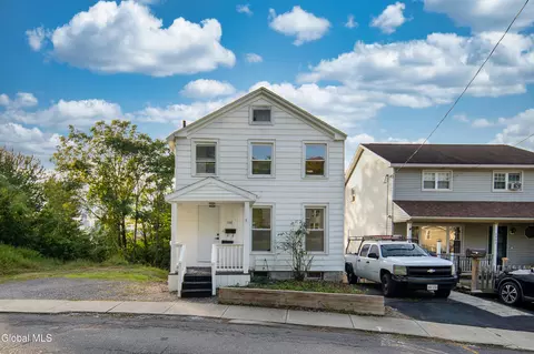 1549 2nd St, Rensselaer, NY 12144