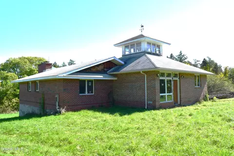22 Catallo Dr, Waterford, NY 12188