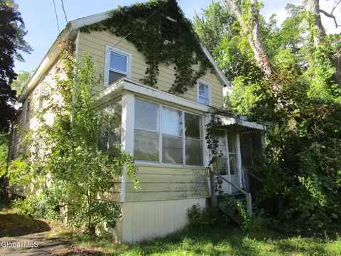 322 Vliet Blvd, Cohoes, NY 12047