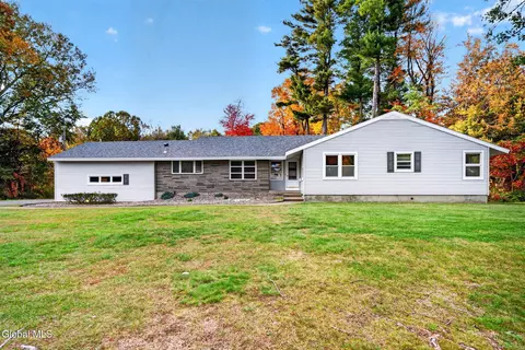 36 Brookwood Dr, Latham, NY 12110